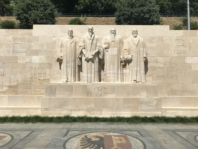 Muro dos Reformadores, Genebra. Foto: Schweiz41 (domínio público por doação do autor).